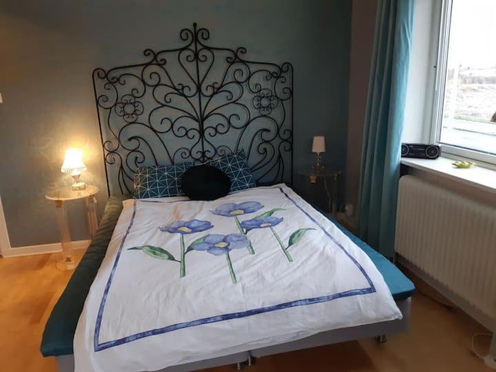 Lyxigt Rum Med Eget/Badrum Med Spa Kaensla Jönköping Εξωτερικό φωτογραφία